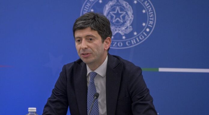 Sanità, Speranza “Più medici e 1 miliardo alle Regioni”