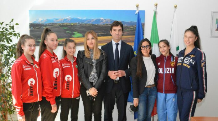 Acquaroli e Latini incontrano le farfalle della ritmica di Fabriano