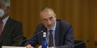 Costa “Rivedere l’obbligo delle mascherine a scuola”