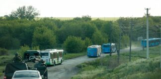 Prosegue l’evacuazione dei feriti dall’acciaieria Azovstal