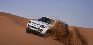 Nuova Land Rover Defender 130 ora anche a 8 posti