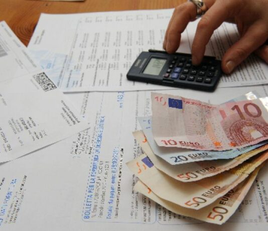 Maltempo, sospeso per 6 mesi il pagamento delle bollette in Calabria, Sardegna e Sicilia