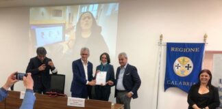 Calabria, consegnati attestati partecipazione dipendenti al corso Lis