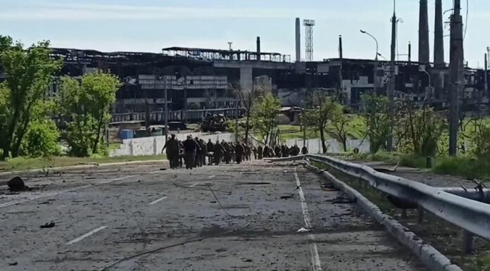 Ucraina, acciaieria Azovstal in mano ai russi, arresi i combattenti