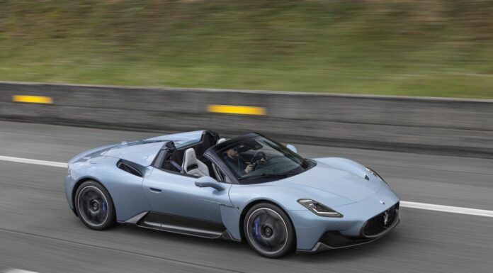 Nuova MC20 Cielo, la super sportiva Maserati diventa spyder
