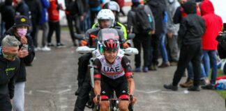 Covi vince la 20^ tappa, Hindley nuova maglia rosa