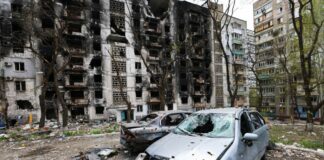 Civili evacuati dall’inferno di Mariupol ma l’offensiva prosegue