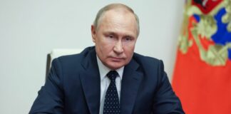Macron e Scholz a colloquio con Putin che apre a possibile dialogo con Kiev