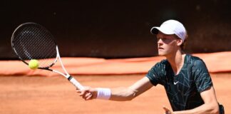 Si ferma la corsa di Sinner, ko contro Tsitsipas
