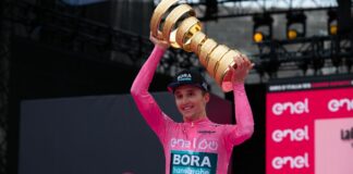 Hindley vince il Giro d’Italia, ultima tappa a Sobrero