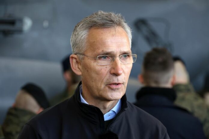 Polonia, Il segretario generale della NATO Jens Stoltenberg ha visitato la 32a base aerea dell'esercito polacco