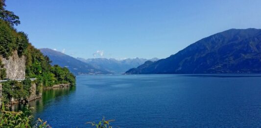 Si tuffa nel lago di Como e non riemerge, morto 15enne a Mandello del Lario