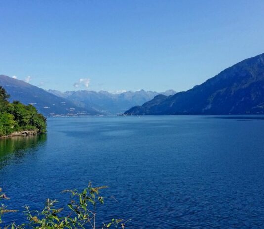 Si tuffa nel lago di Como e non riemerge, morto 15enne a Mandello del Lario