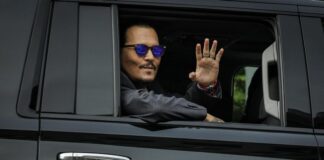 Depp diffamato da ex moglie che dovrà pagare 15 milioni di dollari