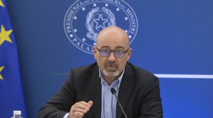 Cingolani “Con tetto al gas e fonti pulite i prezzi dell’energia scenderanno”