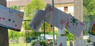 Covid, assessore Lanzarin inaugura a Vò Euganeo mostra “AndraTuttoBene”