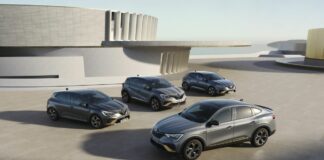 Renault lancia la versione speciale E-Tech engineered