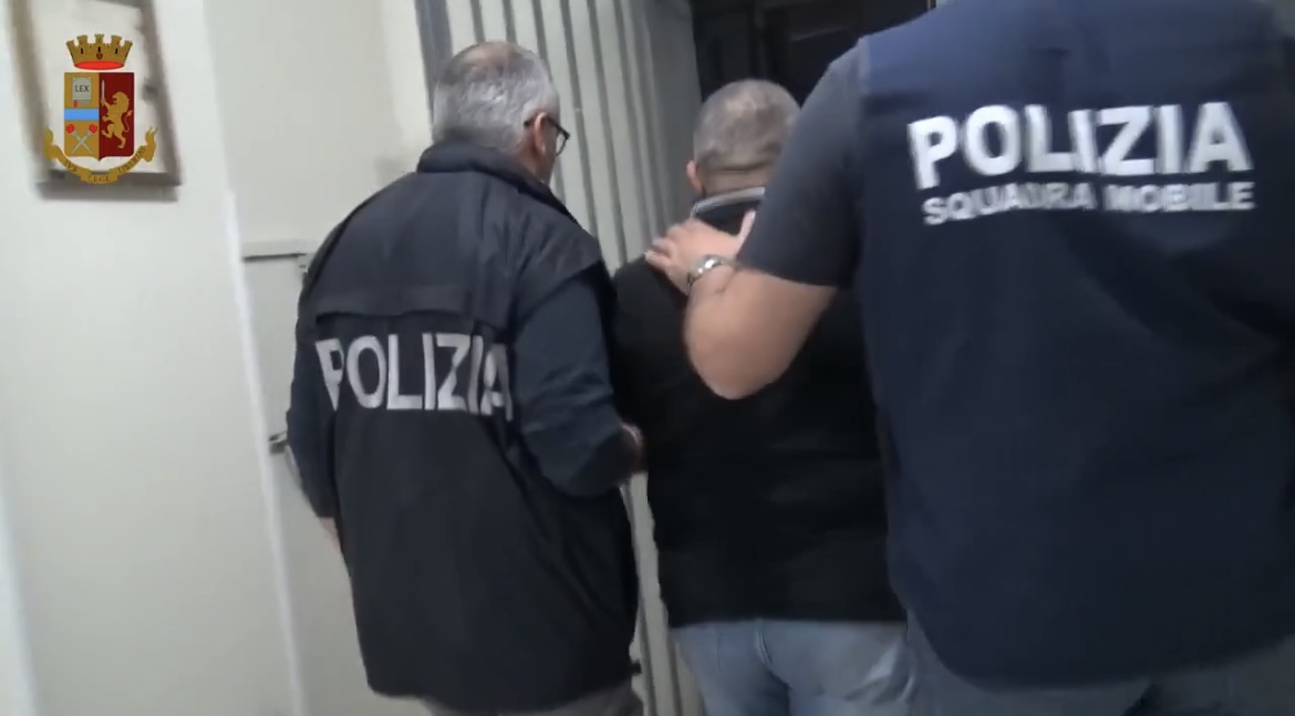 Mafia, il clan Santapaola si era riorganizzato nell’Acese: 17 arresti
