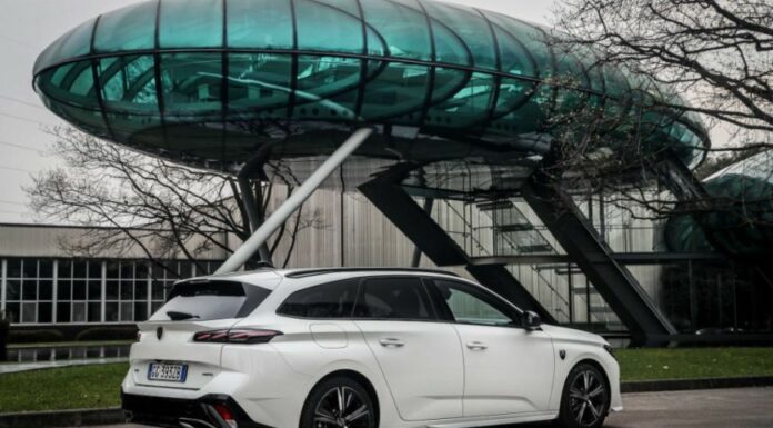 Nuova Peugeot 308 SW debutta con le Unique Nights