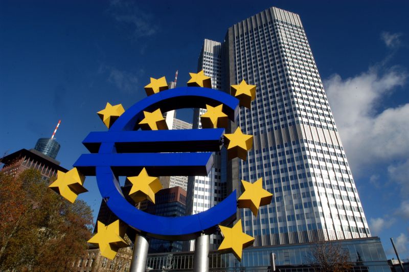La Bce ferma gli acquisti di titoli, a luglio il primo rialzo dei tassi