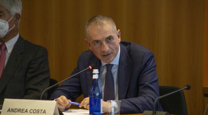 Costa “Mascherine sui mezzi di trasporto, ospedali e Rsa fino a fine settembre”