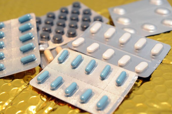 Milano - Farmaci e droghe sono sempre piu' diffuse nella popolazione