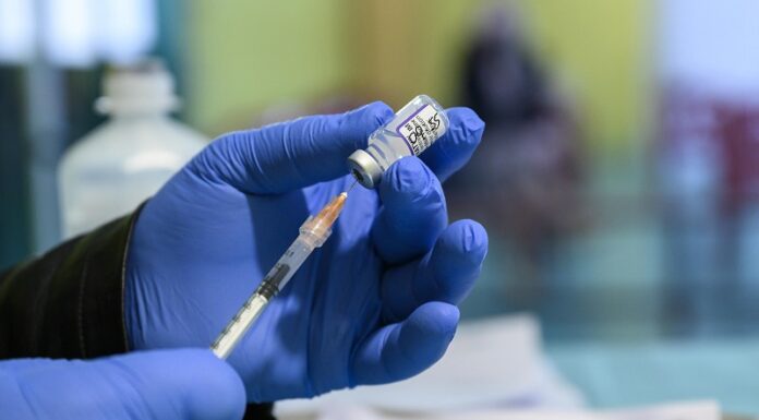 Covid, 36.573 nuovi casi e 64 decessi nelle ultime 24 ore