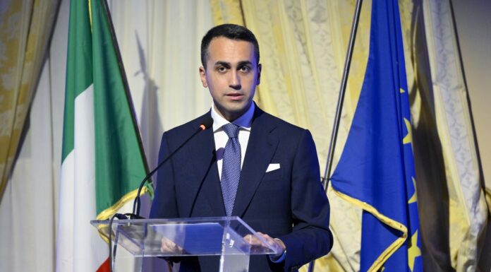 Di Maio “M5S si sta radicalizzando, così torna indietro”