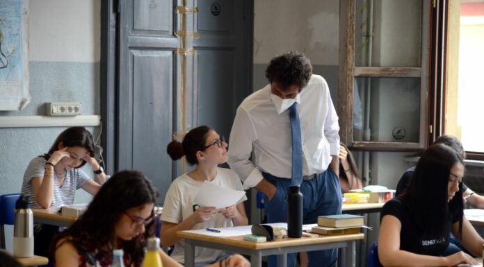 Maturità, 21,2% degli studenti ha scelto traccia sul mondo iperconnesso