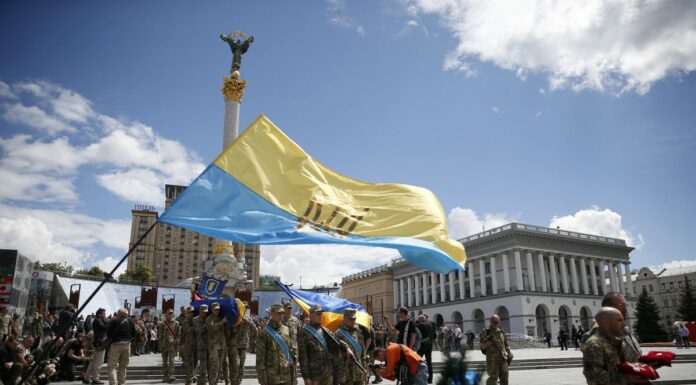 Quattro mesi di guerra in Ucraina, Kiev chiede più armi