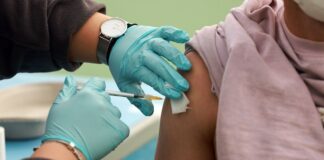 Vaccino, la Toscana supera quota 100mila quarte dosi