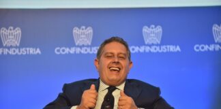 Toti “Grazie ai vaccini guardiamo con serenità all’estate”