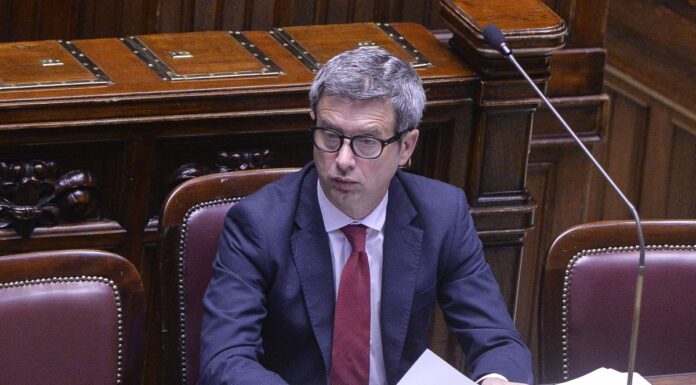 Orlando “Al centro c’è la calca, servono risposte più radicali”