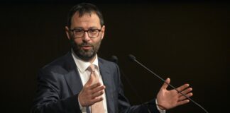 Siccità, Patuanelli “Necessari ristori per gli agricoltori”