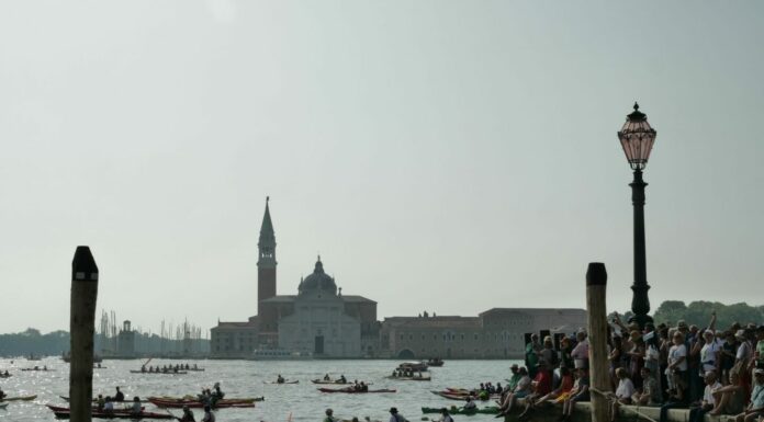 A Venezia la Festa del Remo con la 46^ edizione della Vogalonga