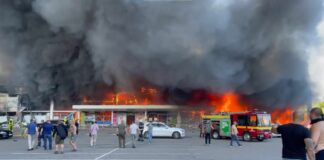 Ucraina, colpito un centro commerciale a Kremenchuk. Zelensky “E’ terrorismo”