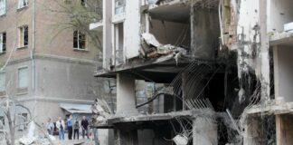Donbass, ancora bombe e combattimenti. Biden “Vogliamo un’Ucraina indipendente e sovrana”