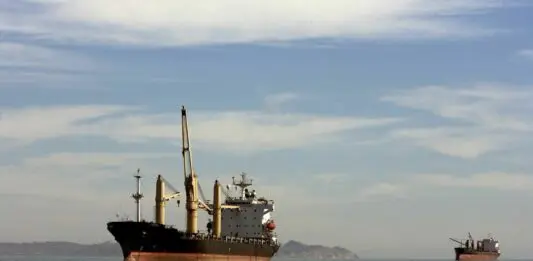 Petroliere iraniane oltrepassano l’area del blocco Usa, è la prima volta in quasi due mesi