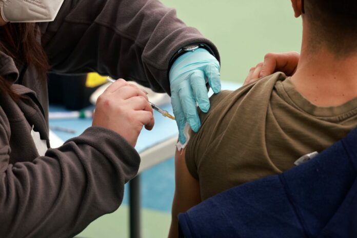 VACCINI NELLA TENZO STRUTTURA SPORTIVA A TERRASINI -