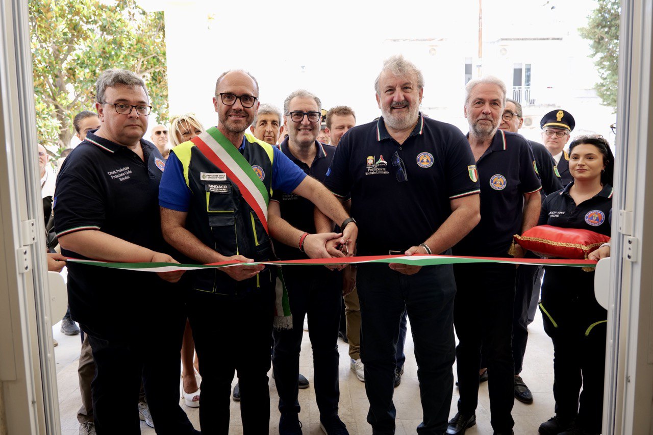 Puglia, Emiliano inaugura presidio protezione civile a Montalbano