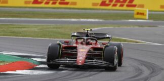 Pole di Sainz a Silverstone su Verstappen e Leclerc