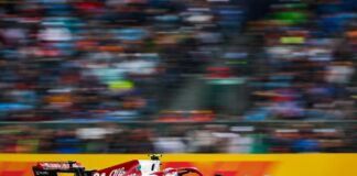 Incidente al via a Silverstone, paura per Zhou ma è cosciente