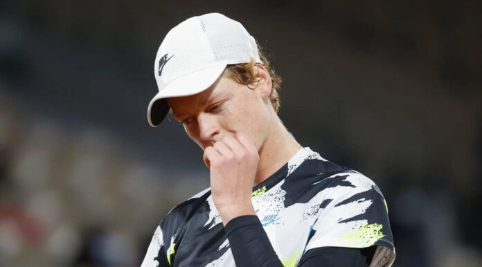 Sinner eliminato nei quarti a Wimbledon da Djokovic