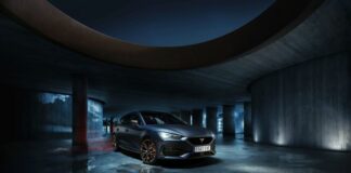 Arriva in Italia Cupra Leon VZ Carbon