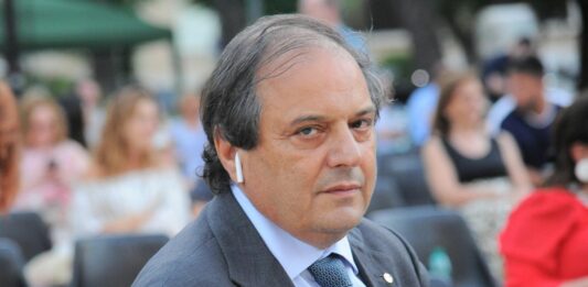 Anelli “La sfida di oggi è integrare la tecnologia nelle cure”