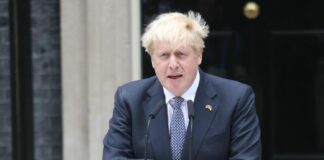 Boris Johnson si dimette “Serve un nuovo leader. Nessuno è indispensabile”