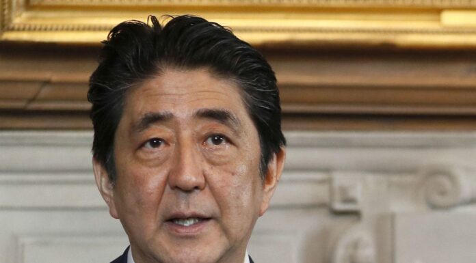 Giappone, l’ex premier Abe è morto