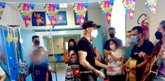 Roma, Achille Lauro in visita alla pediatria del San Camillo Forlanini