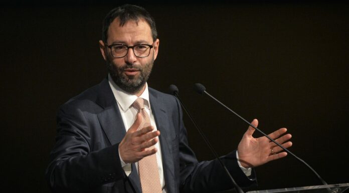 Patuanelli “Troppa foga comunicativa, affrontare i problemi del Paese”