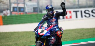 Razgatlioglu vince gara 1 a Donington Park, out Bautista